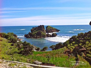 Cantiknya Pantai Nglambor di Gunungkidul Ketika Masih Perawan