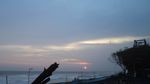 Cantiknya Senja Berkabut di Pantai Kuwaru, Yogyakarta