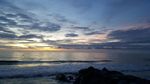 Cantiknya Senja di Pantai Padang