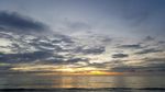 Cantiknya Senja di Pantai Padang
