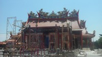 VIhara ini dalam proses renovasi pada saat kunjungan