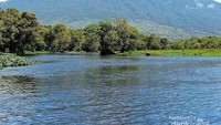 Danau berlatar Gunung Kerinci