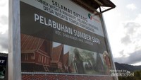 Pelabuhan menuju Pasar Tomok di Pulau Samosir