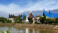 Pemandangan sungai di Kota Padang