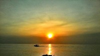 Mentari Terbit di pantai timur untung jawa
