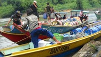 Long boat salah satu transportasi yang ada di Mahakam Hulu.