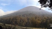 Penampakan puncak Semeru dari Kalimat