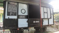 Gerbong kereta sederhana ini diisi tahanan pejuang dari Bondowoso ke Surabaya