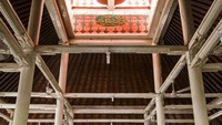 Suasana di dalam masjid.