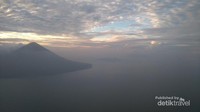 Pulau Ternate Dari Atas Pesawat