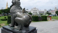 Maha Bandula Park (taman yang berlokasi di jantung kota Yangon)