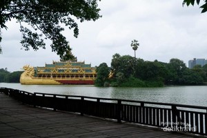 Cerita Seharian Jelajahi Negeri Seribu Pagoda