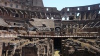 Seperti inilah Colosseum dilihat dari dalam
