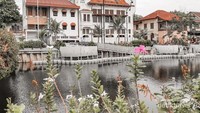 Indahnya jajaran gedung-gedung bergaya Belanda di pinggir Kali Besar