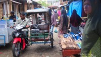 Becak motor, salah satu moda transportasi di Aceh