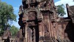 Cuma di Kamboja, Ada Candi Berwarna Pink