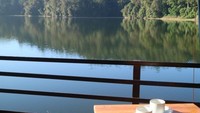 Menikmati tenangnya Situ Patengang di Phinisi Resto