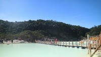 Kawah Putih dan pemandangannya yang indah