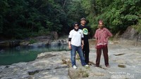 Bersama Teman-teman dan Kades Cunca Wulang