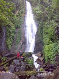 Curug Cikaracak, Tempat Asyik Menguji Adrenalin Di Bogor