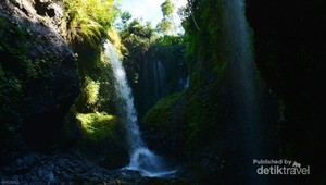Curug Tilu Leuwi Opat yang Segar di Bandung Barat