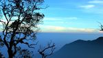 Dahsyatnya Panorama dari Puncak Gunung Burangrang