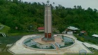 Tugu Toleransi dengan lambang 5 agama tiap sisinya (Bunga S Putri/dtraveler)