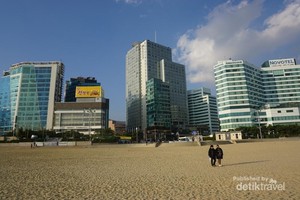 Damainya Pagi di Haeundae Beach, Busan