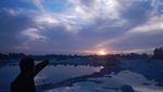 Danau Bekas Galian Tambang di Belitung Punya Sunrise Menawan