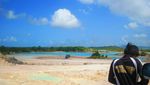 Danau Biru di Pulau Bintan, Warnanya Menakjubkan