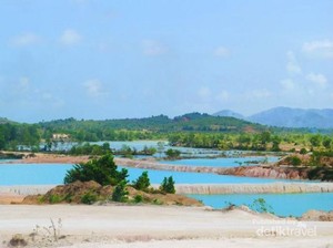 Danau Biru di Pulau Bintan, Warnanya Menakjubkan