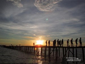 Danau Biru di Singkawang, Serasa di Luar Negeri
