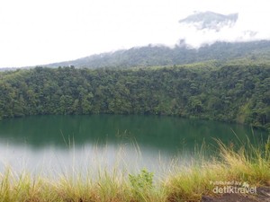 Danau di Ternate yang Penuh Mitos