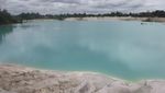 Danau Kaolin, si Biru dari Belitung