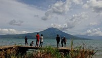 Pemandangan di danau