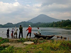 Danau Ranau, yang  Cantik di Perbatasan Lampung