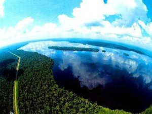 Danau Zamrud, si Hijau dari Riau