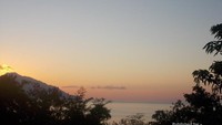Menanti sunrise dari teras