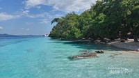 Biru toska Pantai Liang