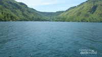 Danau Toba indah ya?