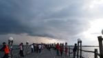 Dari Makassar, Berpasir Hitam Namun Sunsetnya Ciamik