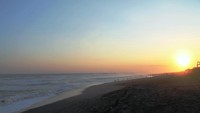 Sunset yang indah di Pantai Depok