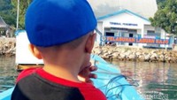 Naik perahu di Labuan Bajo