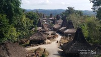 Desa Adat Praijing merupakan salah satu situs budaya di Sumba Barat