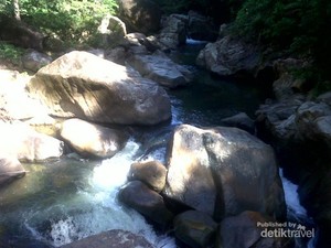 Desa Terpencil di Jambi dengan Sungai yang Keren