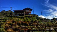 Gardu Pandang di atas Desa Tieng