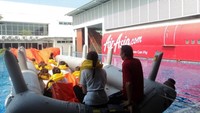 Simulasi pendaratan darurat awak dari AirAsia Thailand