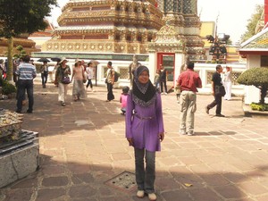 Di Bangkok, Ada Patung Buddha Tidur dengan 336 Lapis Emas