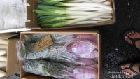 Pasar Tsukiji juga menjual aneka sayuran