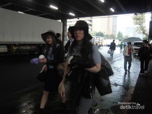 Di Jepang, Cewek Cantik Tak Gengsi ke Pasar!